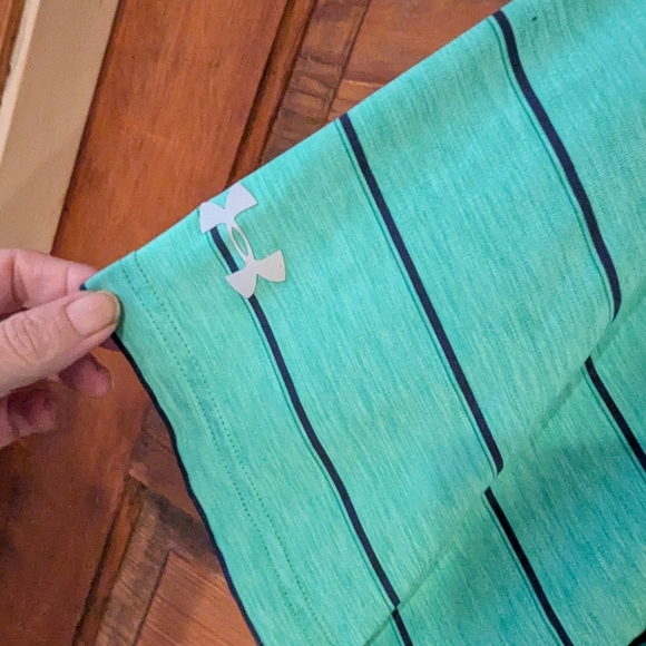 Under Armour Green and Black Polo Shirt with Knit Fabric - Picture 5 of 9